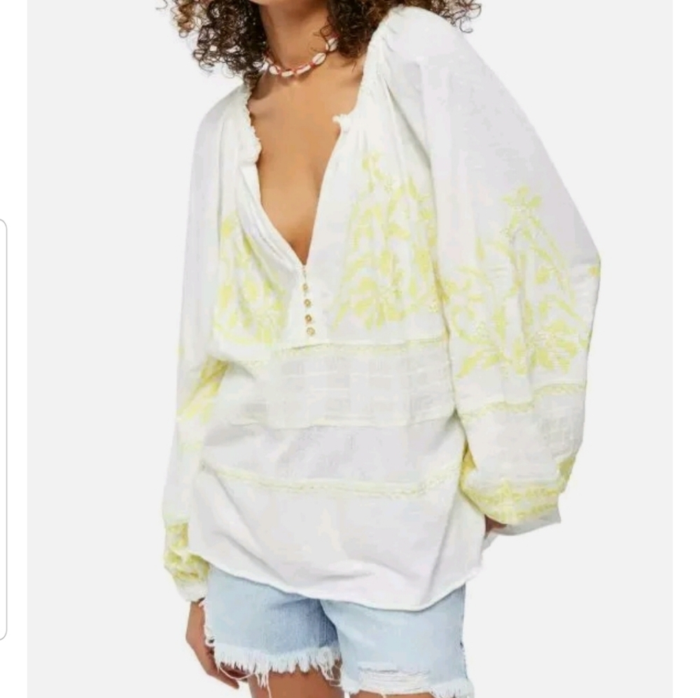 Free People Persuasion Slouchy White Embroidered  Peasant Top Size Small